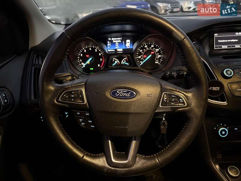 Седан Ford Focus 2015 в Львове
