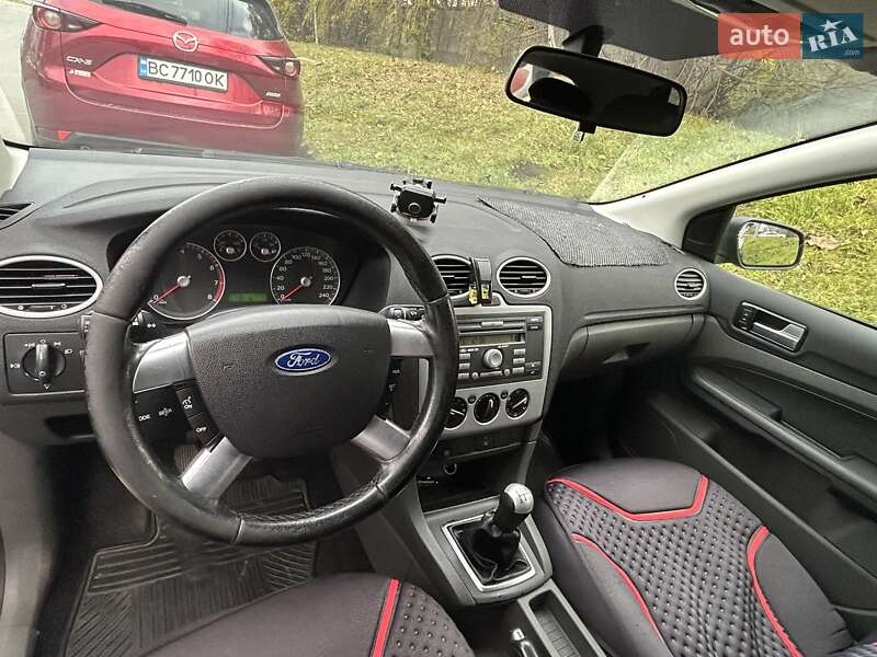 Хэтчбек Ford Focus 2006 в Львове