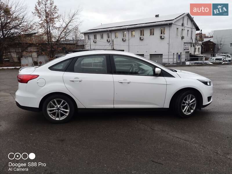 Седан Ford Focus 2015 в Киеве
