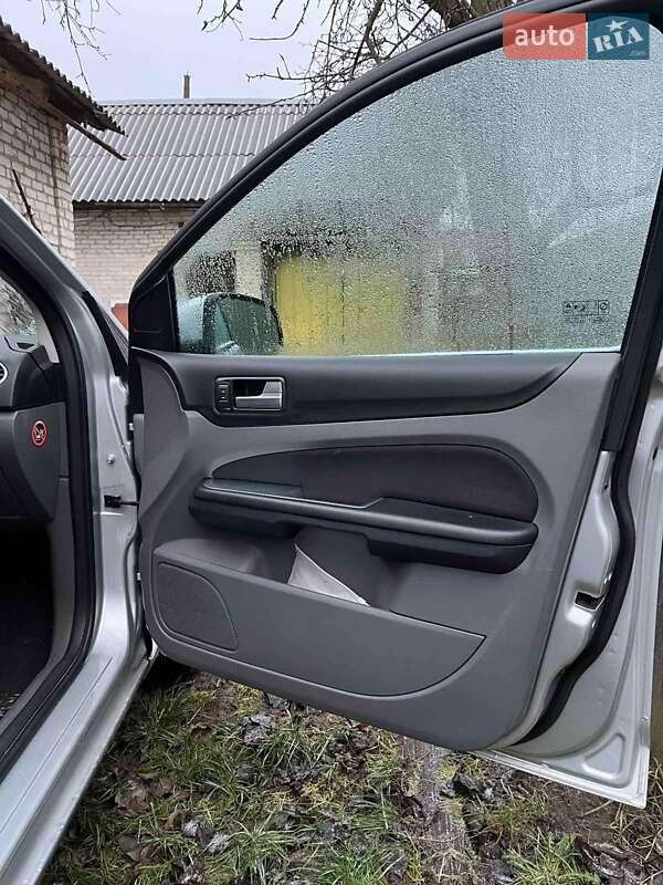 Универсал Ford Focus 2010 в Шостке