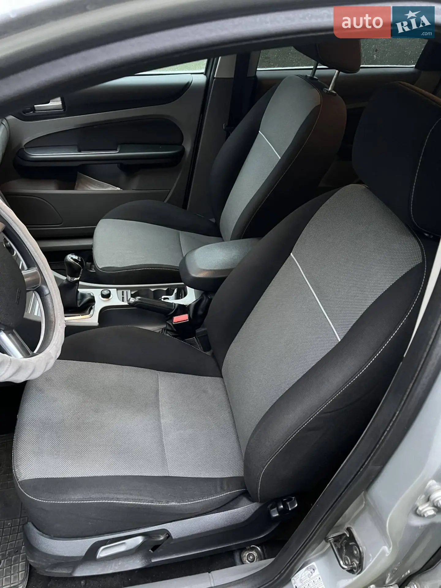 2010 Ford Focus - мініатюра 17