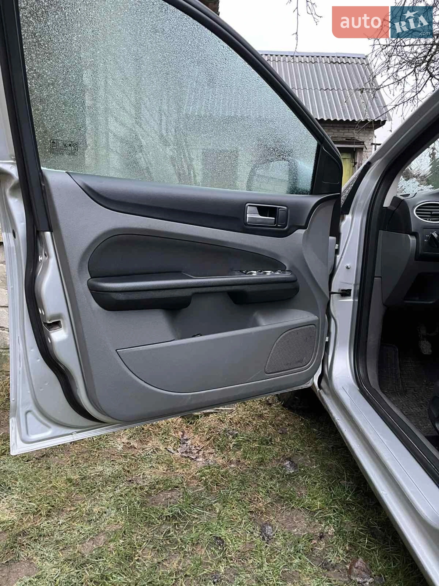 2010 Ford Focus - мініатюра 10