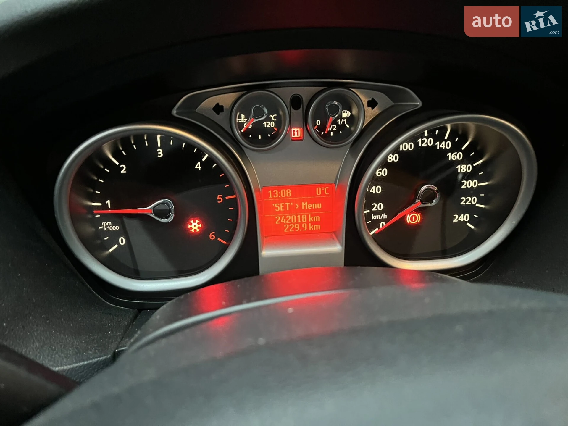 2010 Ford Focus - мініатюра 16
