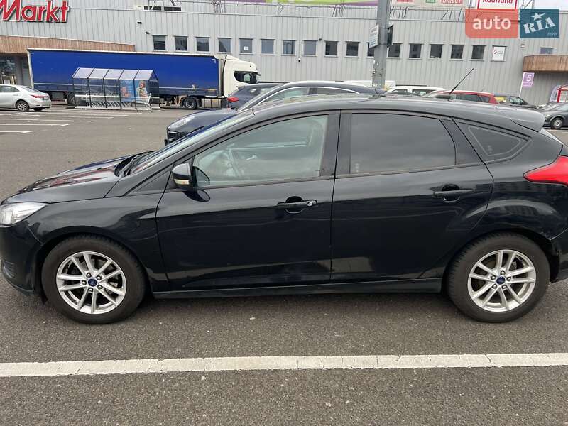 Хэтчбек Ford Focus 2015 в Киеве