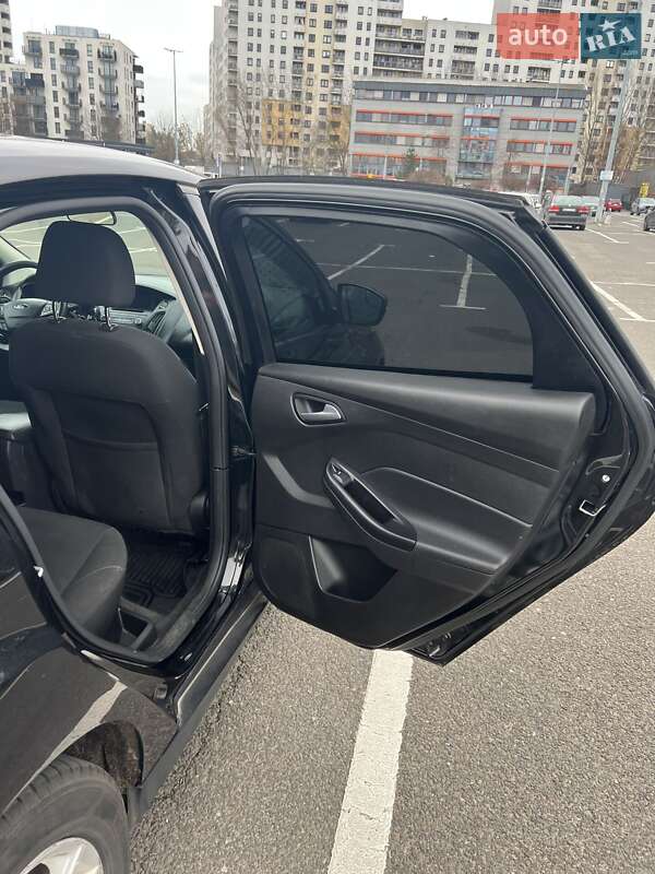 Хэтчбек Ford Focus 2015 в Киеве
