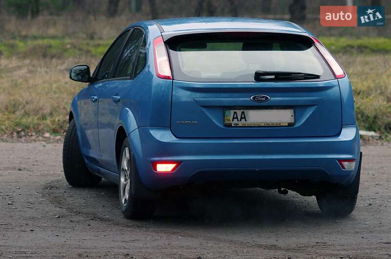 Хэтчбек Ford Focus 2010 в Ворзеле