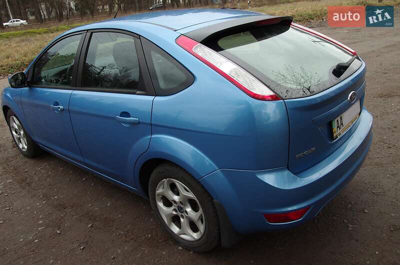 Хэтчбек Ford Focus 2010 в Ворзеле