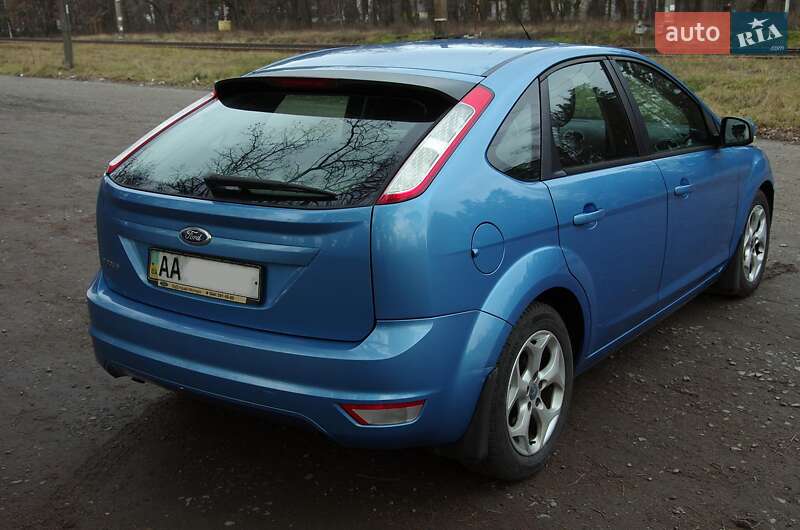 Хэтчбек Ford Focus 2010 в Ворзеле