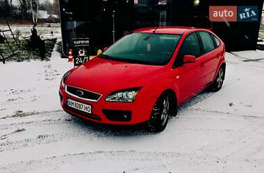 Хэтчбек Ford Focus 2005 в Корце