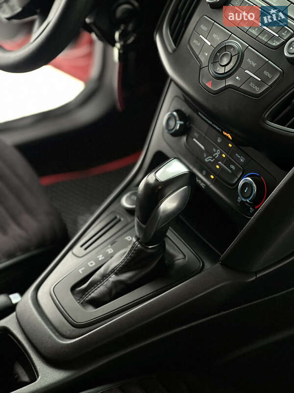 Седан Ford Focus 2015 в Дніпрі