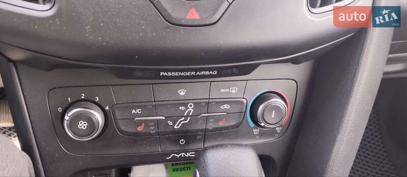 Седан Ford Focus 2017 в Ужгороді
