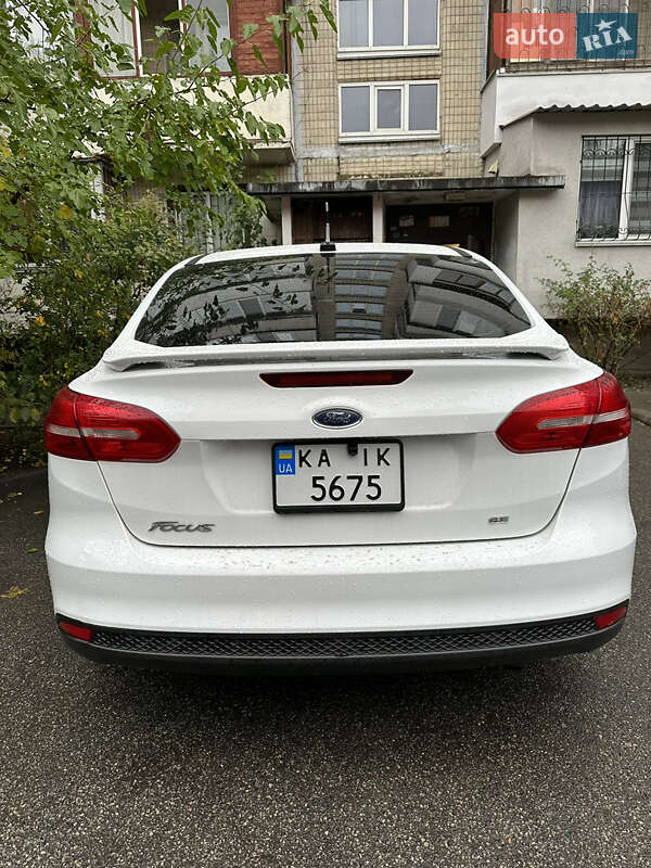 Седан Ford Focus 2015 в Павлограді