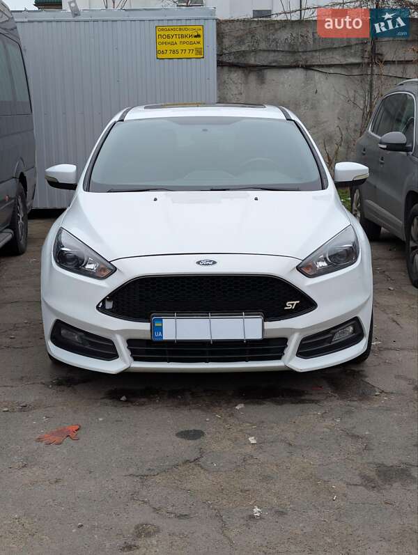 Хетчбек Ford Focus 2016 в Києві