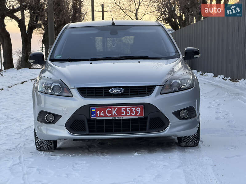 Хетчбек Ford Focus 2010 в Чернівцях