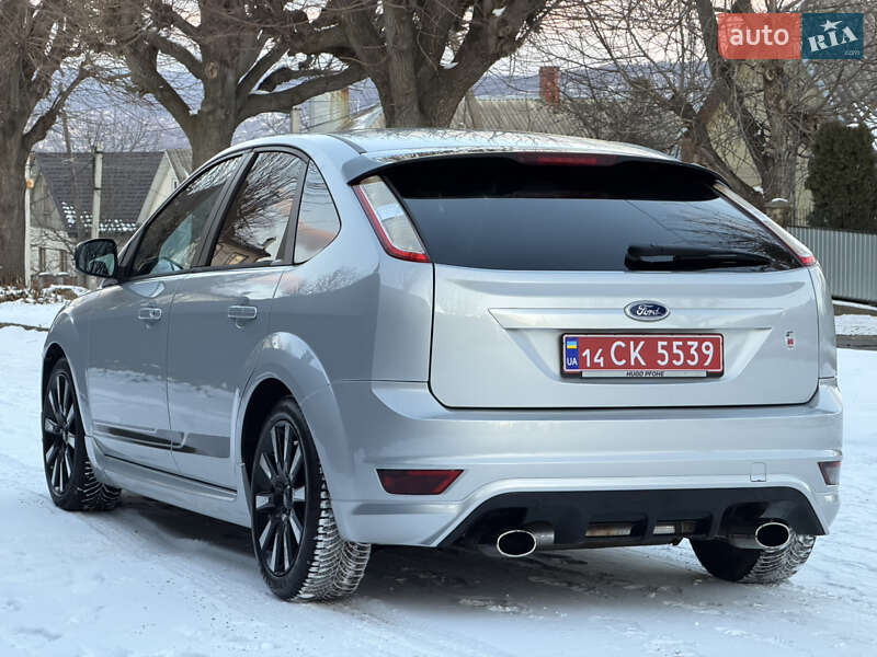 Хетчбек Ford Focus 2010 в Чернівцях