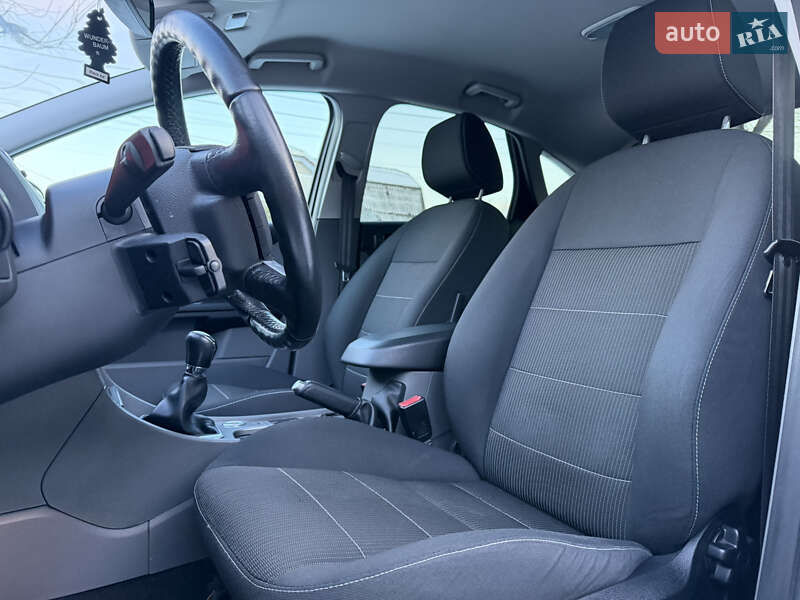 Хетчбек Ford Focus 2010 в Чернівцях