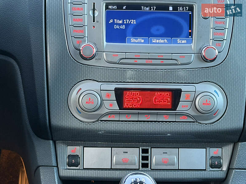 Хетчбек Ford Focus 2010 в Чернівцях