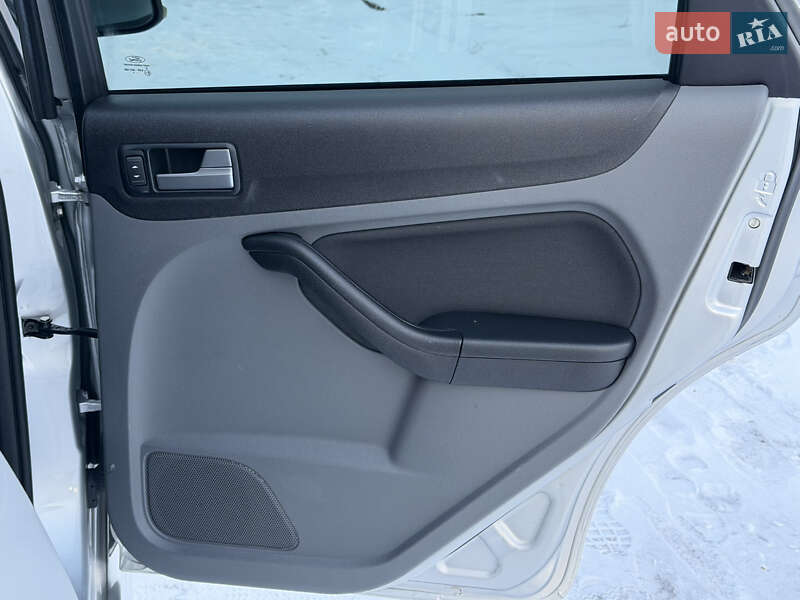 Хетчбек Ford Focus 2010 в Чернівцях