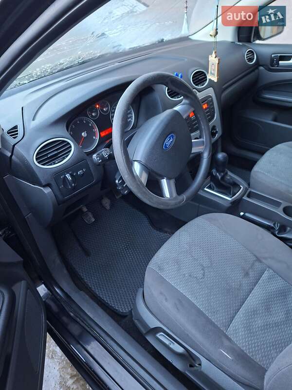 Хэтчбек Ford Focus 2007 в Вашковцах