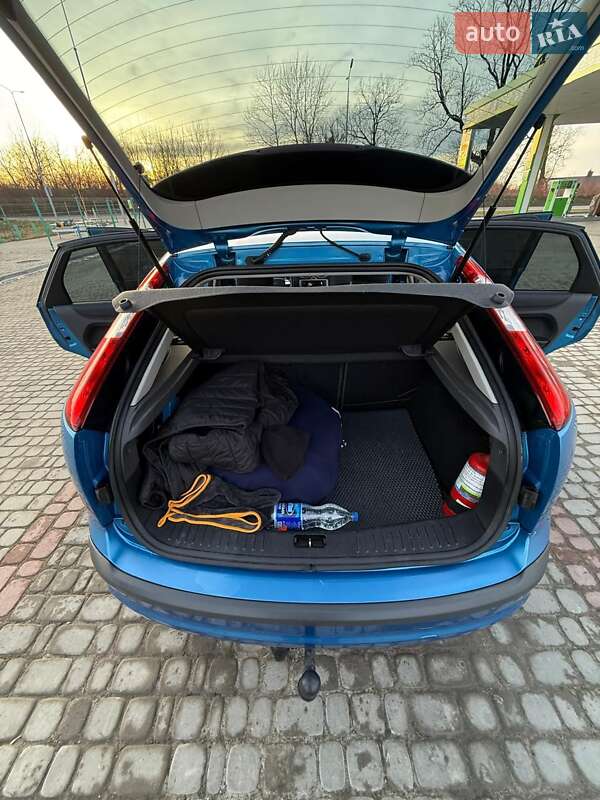 Хетчбек Ford Focus 2006 в Чернівцях фото 11 Хетчбек Ford Focus 2006 в Чернівцях