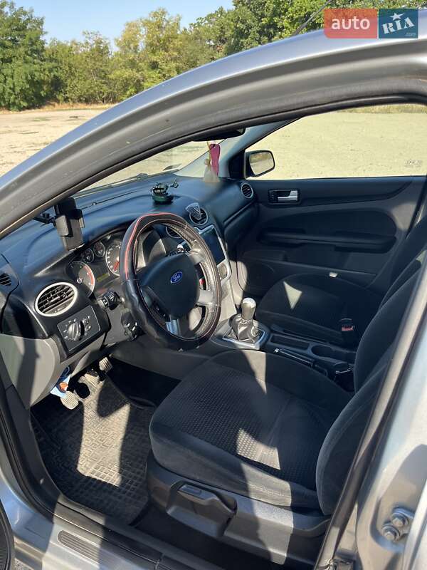 Хэтчбек Ford Focus 2004 в Кропивницком