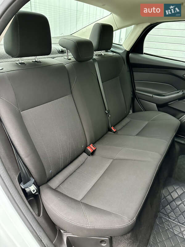 Седан Ford Focus 2017 в Киеве