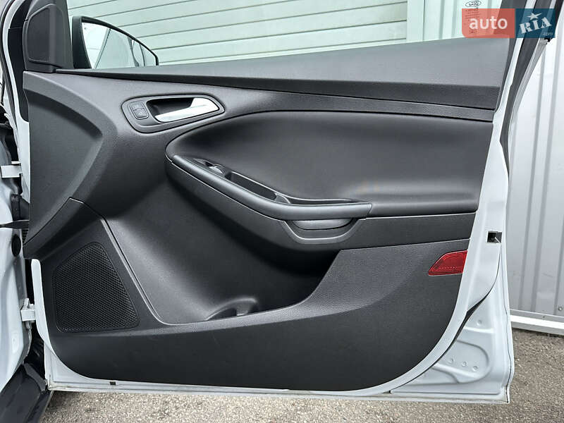 Седан Ford Focus 2017 в Киеве