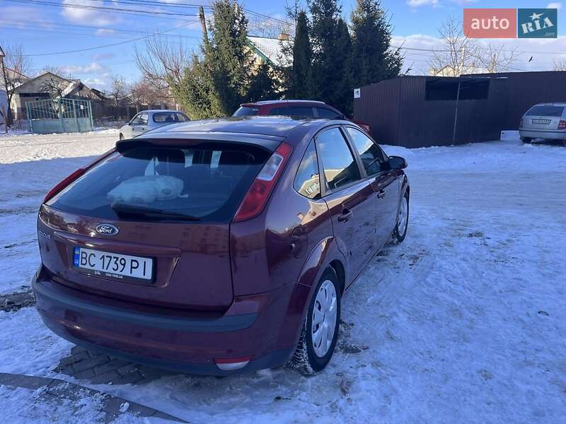 Хетчбек Ford Focus 2005 в Золочеві