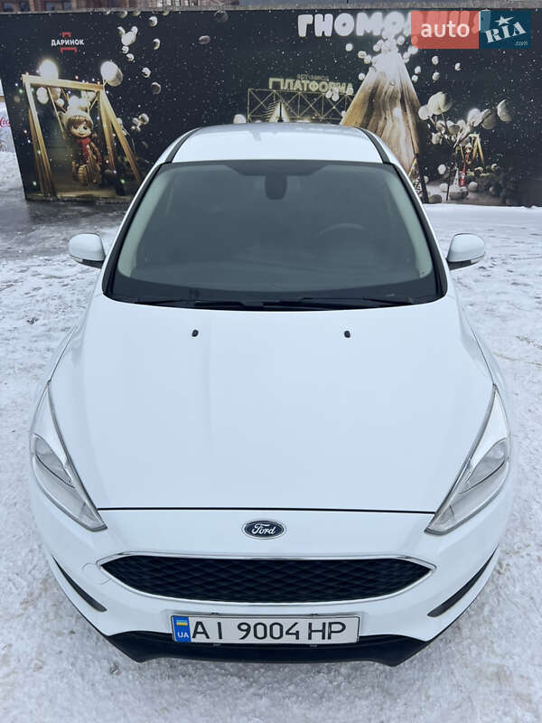 Хэтчбек Ford Focus 2015 в Киеве