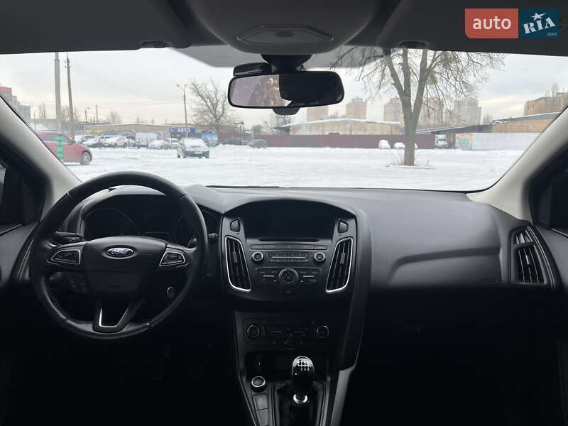 Хэтчбек Ford Focus 2015 в Киеве