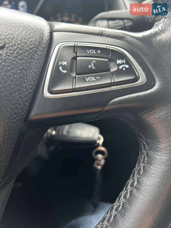 Хэтчбек Ford Focus 2015 в Киеве