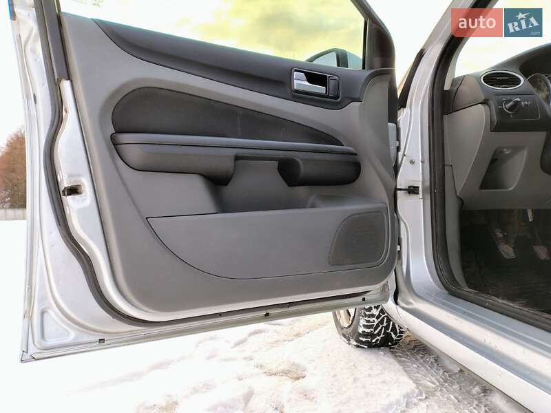 Хетчбек Ford Focus 2011 в Броварах фото 18 Хетчбек Ford Focus 2011 в Броварах