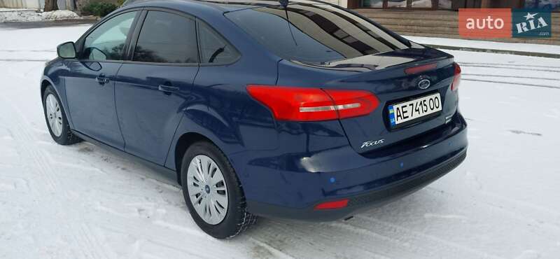 Седан Ford Focus 2015 в Днепре
