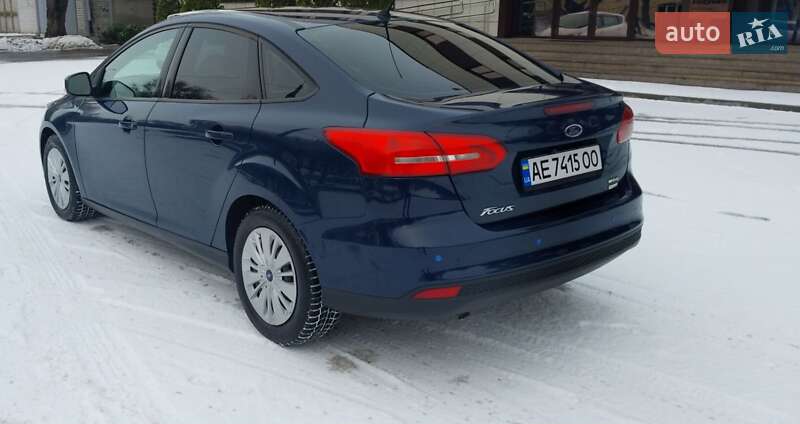 Седан Ford Focus 2015 в Днепре