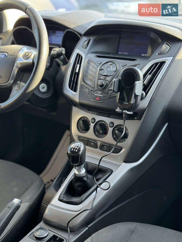 Хетчбек Ford Focus 2013 в Івано-Франківську