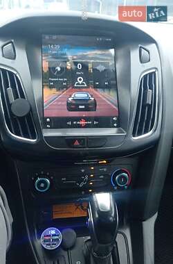 Хэтчбек Ford Focus 2016 в Киеве