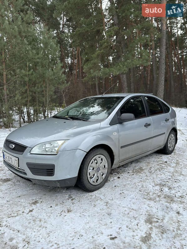 Хэтчбек Ford Focus 2005 в Киеве фото 3 Хэтчбек Ford Focus 2005 в Киеве