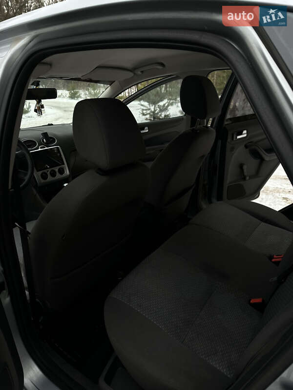 Хэтчбек Ford Focus 2005 в Киеве фото 14 Хэтчбек Ford Focus 2005 в Киеве