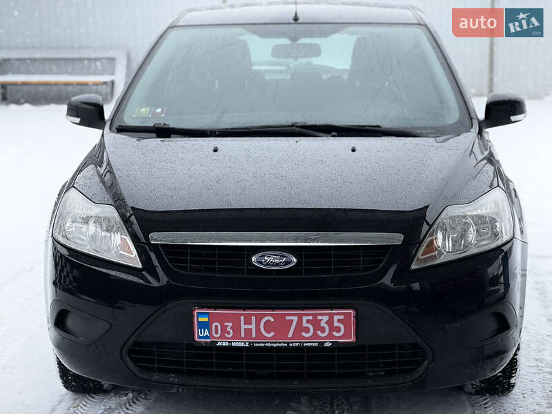 Хэтчбек Ford Focus 2008 в Староконстантинове