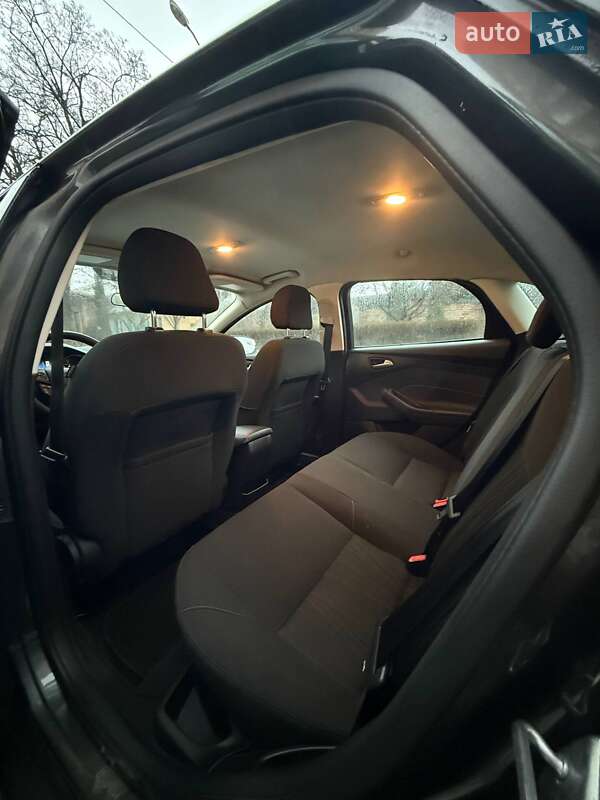 Седан Ford Focus 2017 в Дніпрі
