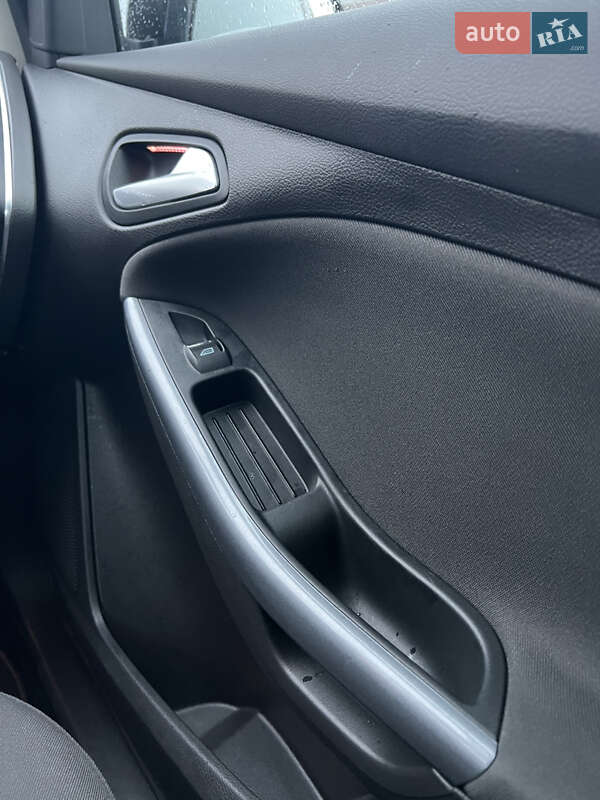 Хэтчбек Ford Focus 2012 в Житомире