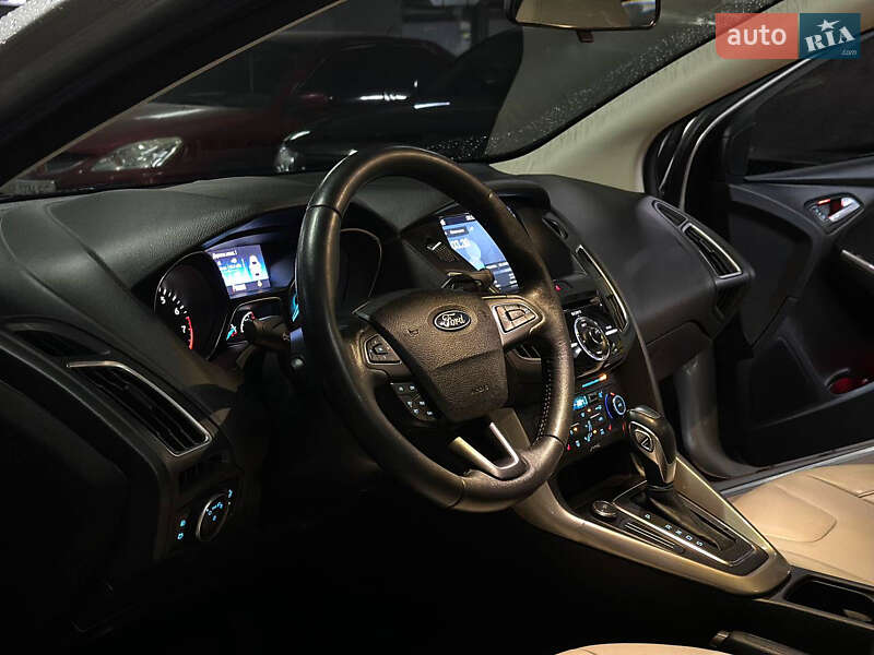 Хэтчбек Ford Focus 2016 в Днепре