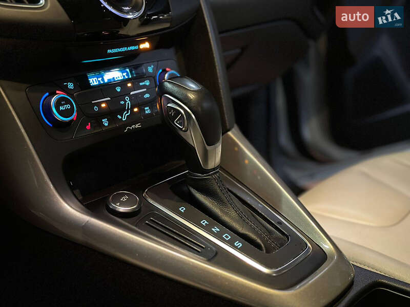 Хэтчбек Ford Focus 2016 в Днепре