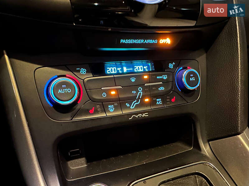 Хэтчбек Ford Focus 2016 в Днепре