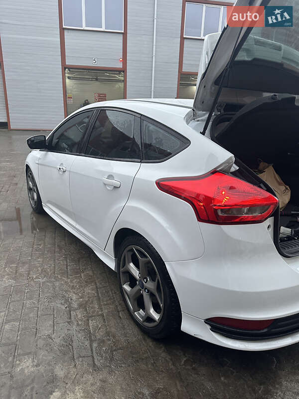 Хэтчбек Ford Focus 2018 в Киеве