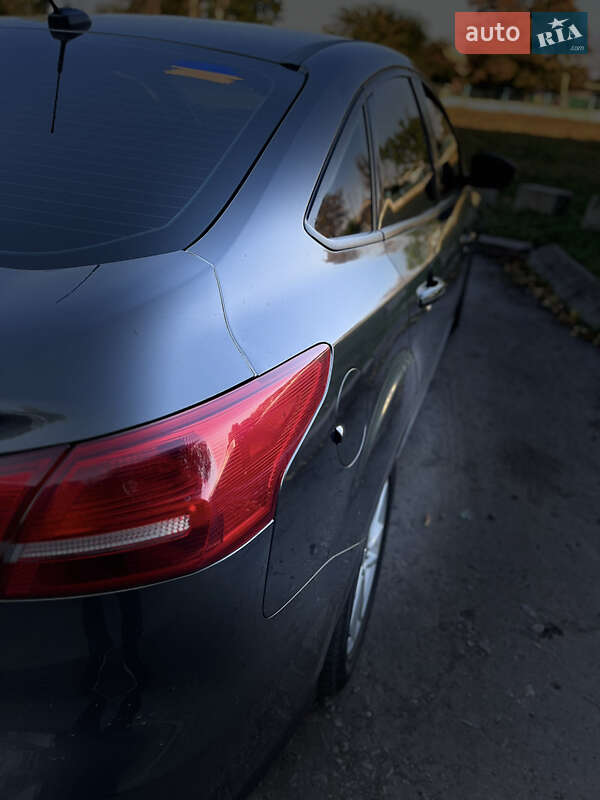 Седан Ford Focus 2015 в Першотравенске