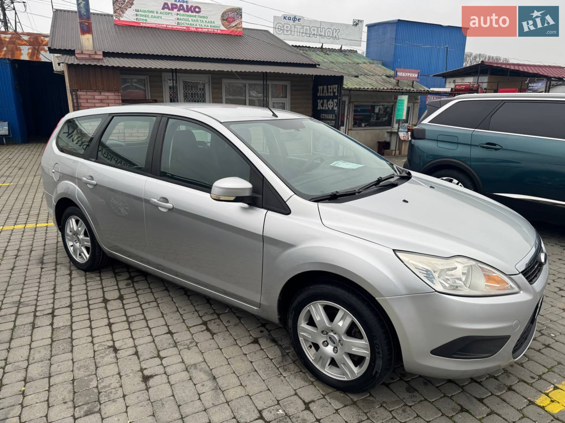 2010 Ford Focus - мініатюра 2