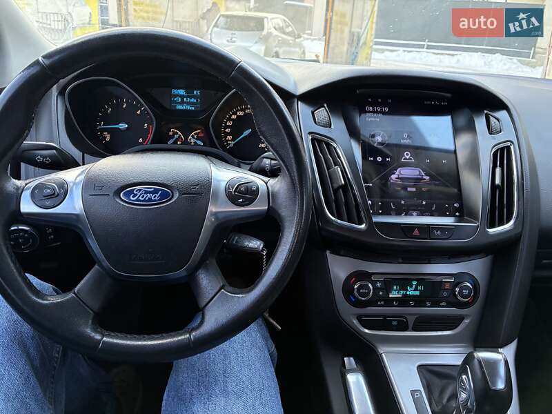Седан Ford Focus 2012 в Черновцах