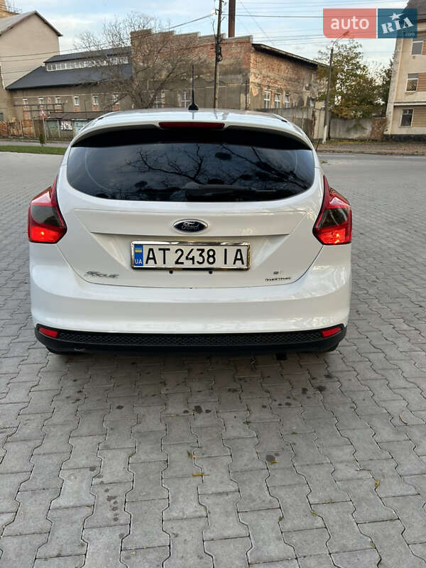 Хэтчбек Ford Focus 2014 в Черновцах
