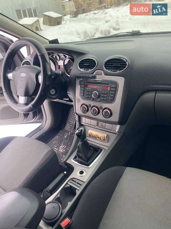 Седан Ford Focus 2010 в Чернигове